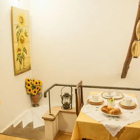 Bed & Breakfast Alla Loggetta-2